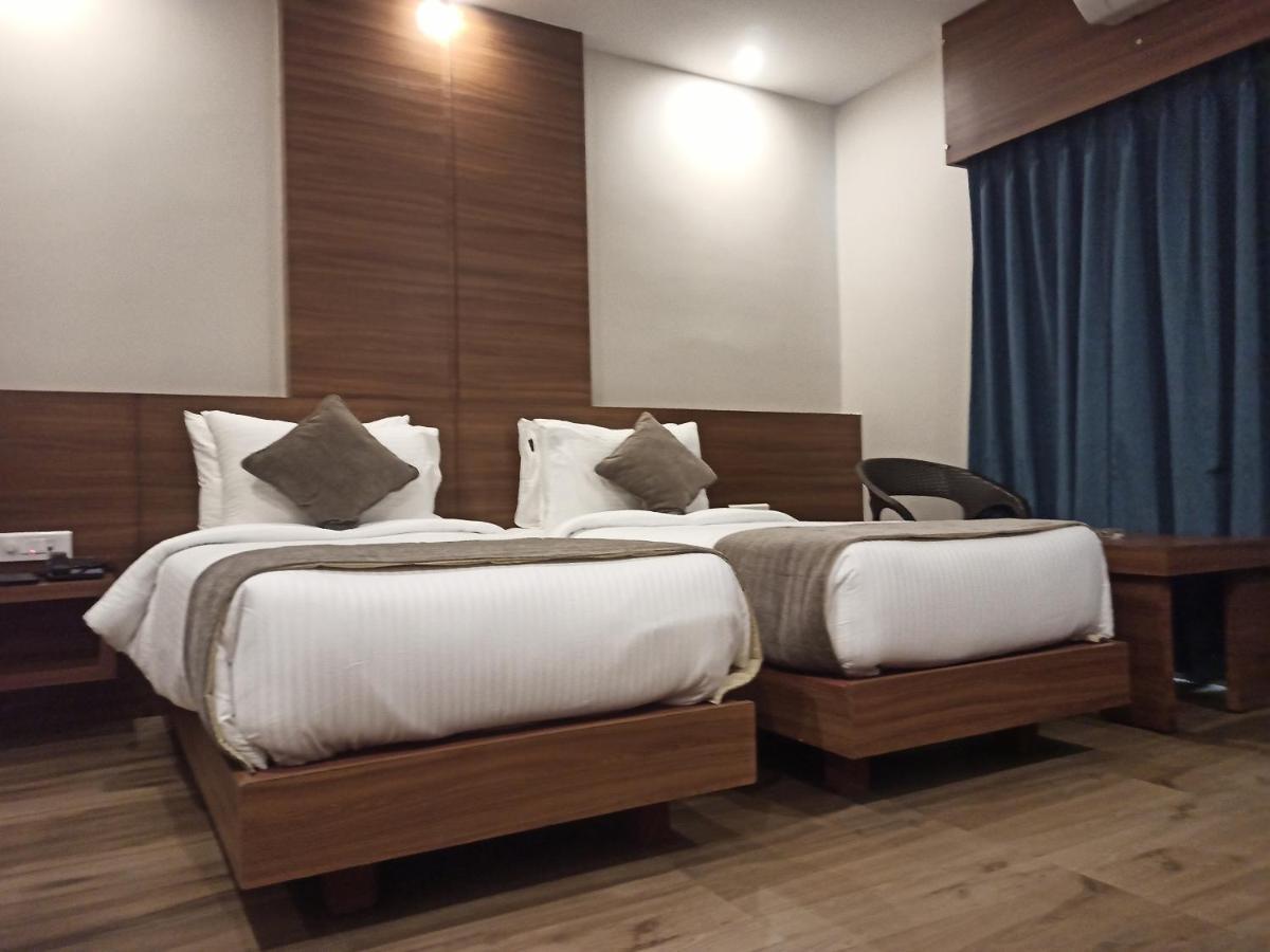 Hotel Tree Fern Дібругарх Екстер'єр фото